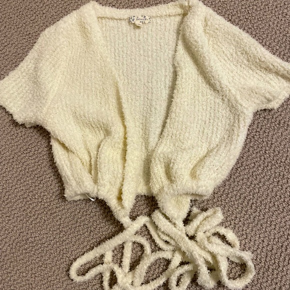 Creme soft wrap crop top - Picture 1 of 1